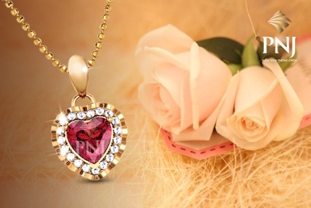 Cộng đồng mạng săn lùng dây chuyền “Trái tim tình Mẹ” cho 8/3