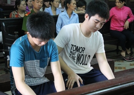 Hai anh em Hiếu - Đạo tại tòa