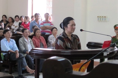 Bị cáo xin giảm nhẹ hình phạt để nuôi 2 con nhỏ nhưng không được chấp thuận