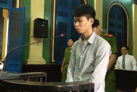 Giết người yêu rồi bơm nước mắm vào người tự sát - 1 Bị cáo Minh tại tòa