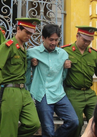 “Bà xã” tương lai bị sàm sỡ, họa sĩ đâm chết bạn nhậu - 2 Họa sĩ được giảm án