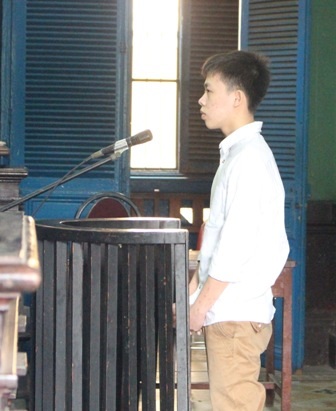 Bênh vực anh trai, đâm chết người - 1 Phạm Minh Cường trước vành móng ngựa