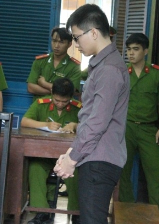 Gã thanh niên điển trai giết người yêu tàn bạo - 1 Phạm Văn Phú tại tòa