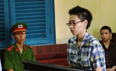 Giết cha của người tình đồng giới vì bị ngăn cản yêu đương - 1 Kẻ giết người tình trước vành móng ngựa