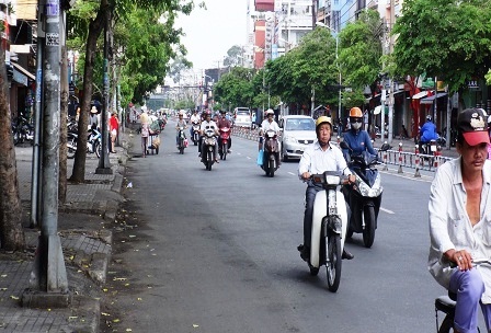 Có một Sài Gòn "sống chậm", bình yên hiếm gặp - 5 Đường Lãnh Binh Thăng (Q.11) dẫn vào Khu du lịch Đầm Sen
