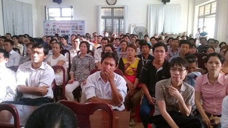 Buổi nói chuyện thu hút đông đảo công nhân tham dự