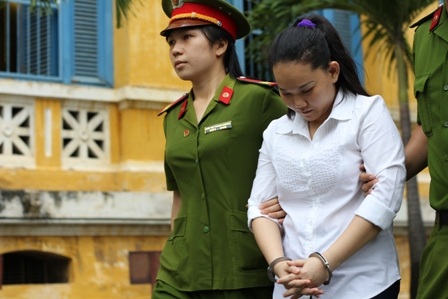 Bảo mẫu Nhờ trước giờ ra vành móng ngựa