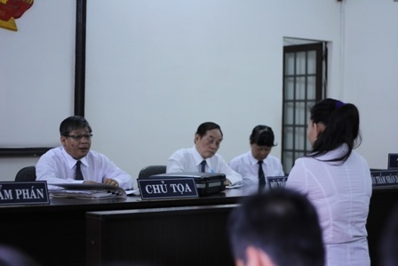 Những lời khai đầu tiên của Nhờ trước vành móng ngựa