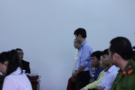 Cha mẹ của cháu bé Đỗ Nhất Long