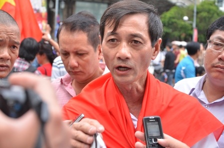 Người dân TPHCM tiếp tục diễu hành phản đối Trung Quốc - 16 Ông Đặng Văn Khoa: Chúng ta không thể nhân nhượng nữa