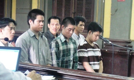 Băng nhóm đòi nợ thuê trước vành móng ngựa