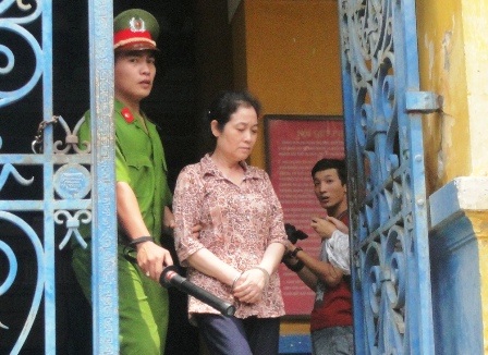 Từ cô thợ may trở thành… “siêu lừa” bất động sản - 2 Siêu lừa từng là một công nhân may