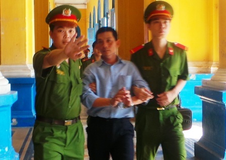 Luật sư ngồi tù vì nhận tiền “chạy án” - 2 Luật sư trả giá đắt cho hành vi vi phạm đạo đức nghề nghiệp