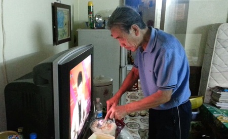 Gia đình ông Tính mòn mỏi đợi chờ được cấp sổ đỏ