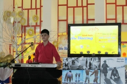 Tiết mục biểu diễn văn nghệ của một trẻ em khuyết tật tài năng 