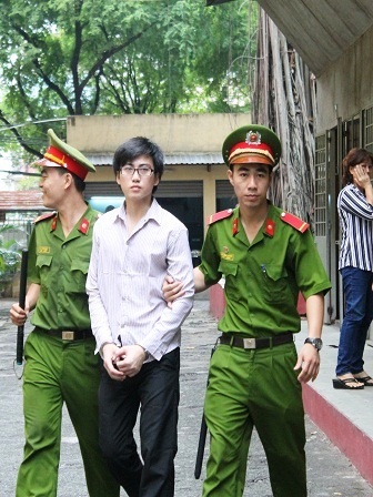 Giết bạn gái dã man vì ghen tuông mù quáng - 1 Bị cáo Phú tại phiên tòa phúc thẩm