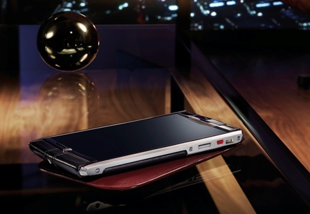 Vertu trình làng điện thoại Signature Touch giá từ 250 triệu - 1 Công
Quang