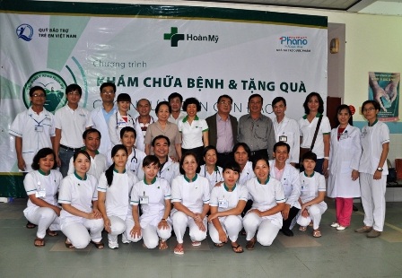 Cấp phát thuốc miễn phí cho gần 2.500 người dân Côn Đảo - 3 Đoàn y bác sĩ – nhân viên y tế t
