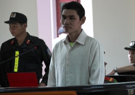 Người chồng vũ phu trước vành móng ngựa