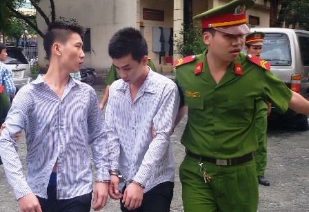 Hai bị cáo tại tòa