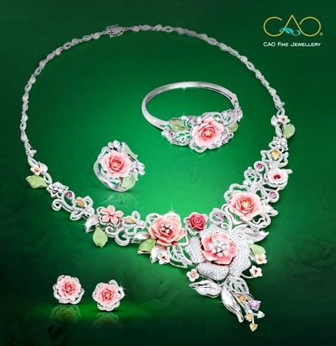 Bộ trang sức gốm sứ