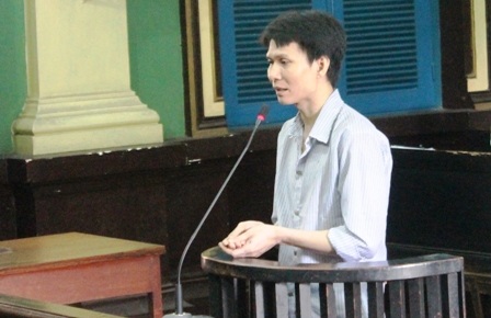 Mong manh hạnh phúc... “chắp vá” - 2 Còn Hiếu, chấp nhận sống chung với một người phụ nữ lớn tuổi không phải vì tình yêu mà vì tiền