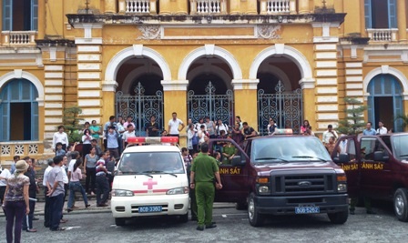 Tuyên án vụ tham nhũng tại ALC II: 3 án tử, 4 chung thân và 69 năm tù - 5 Người nhà bị cáo bật khóc nức nở