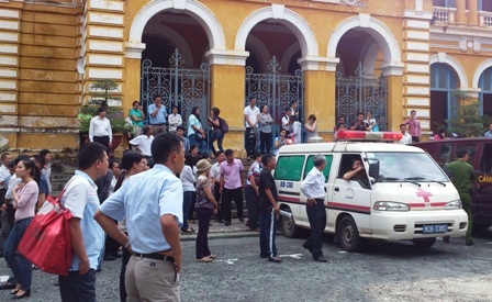 Tuyên án vụ tham nhũng tại ALC II: 3 án tử, 4 chung thân và 69 năm tù - 6 Người nhà bị cáo bật khóc nức nở