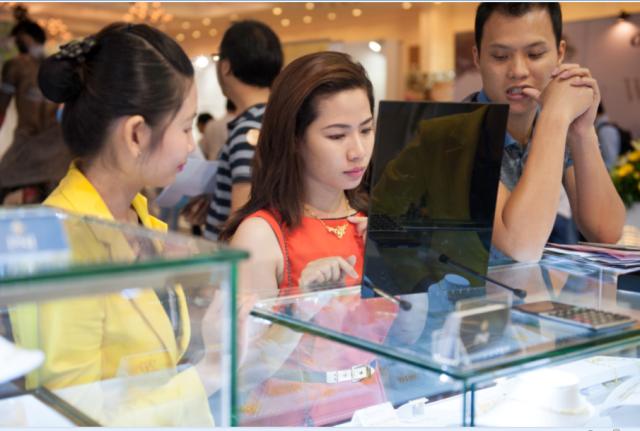 Vì sao khách hàng tín nhiệm trang sức PNJ? - 5 Ý kiến khách hàng: