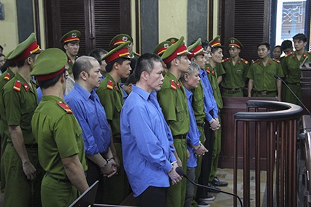 Tuyên án vụ tham nhũng tại ALC II: 3 án tử, 4 chung thân và 69 năm tù - 1 Các bị cáo nghe tòa tuyên án