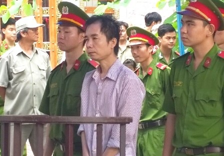 "Trút mưa dao" chém chết vợ vì ghen tuông, lãnh án tử hình - 1 Kẻ cuồng ghen tại phiên tòa lưu động sáng 16/9