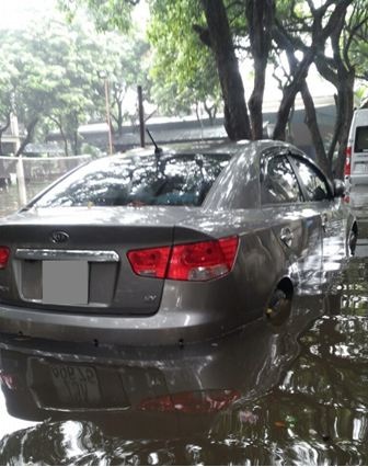 Thiệt hại từ những trận mưa bão đối với chủ xe và doanh nghiệp bảo hiểm là vô cùng lớn (Hình ảnh chỉ mang tính minh họa)