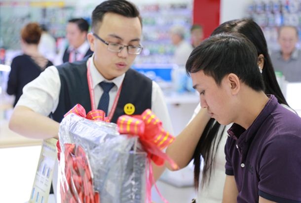 Rất nhiều sản phẩm điện máy, điện gia dụng, kỹ thuật số… được ưu đãi giá hấp dẫn còn tặng thêm nhiều quà tặng giá trị