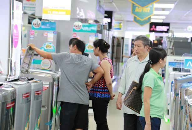 Các sản phẩm thương hiệu Âu Mỹ như Electrolux, Candy, Whirlpool, Ferroli, Philips, Electrolux, Tefal, Braun, Tissler, Faber, Bosch, Amica, Beghoff, Bendcs, Grundig, Visons, Zelmer, Delonghi, Dell, HP, JBL, Bose… đều được bán ưu đãi trong dịp này