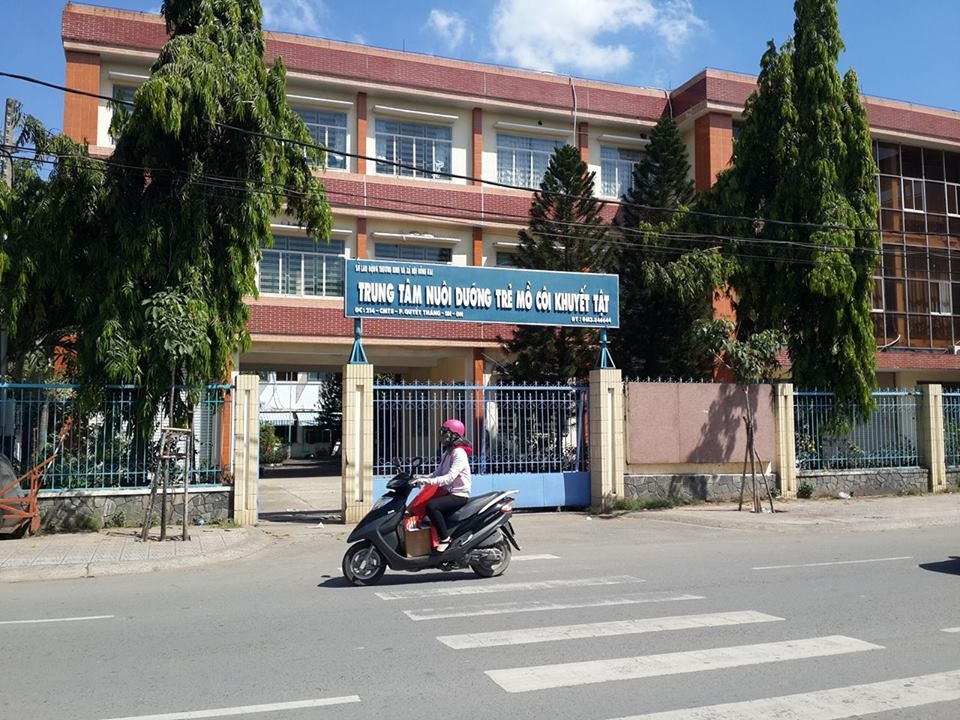 Cán bộ trung tâm nuôi dưỡng trẻ mồ côi tuồn sữa hết hạn ra ngoài - 1 Trung tâm nuôi dưỡng trẻ mồ côi khuyết tật tỉnh Đồng Nai