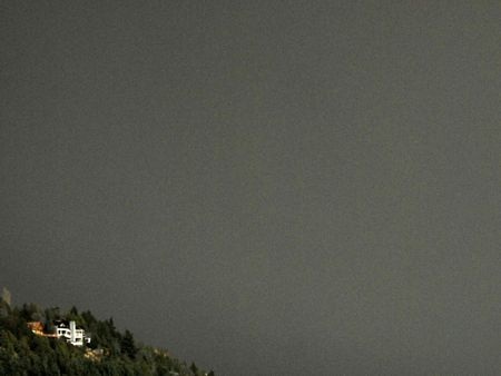 Núi lửa Chile biến bầu trời thành đen kịt - 16