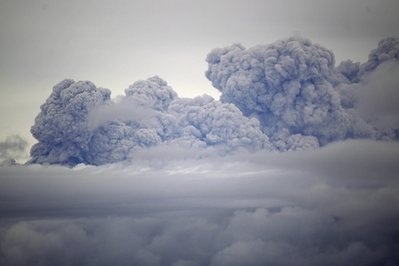Australia hủy nhiều chuyến bay vì tro bụi núi lửa - 2 Australia hủy nhiều chuyến bay vì tro bụi núi lửa - 2