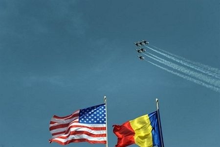 Màn trình diễn ngoạn mục trên không của máy bay Mỹ  - 9