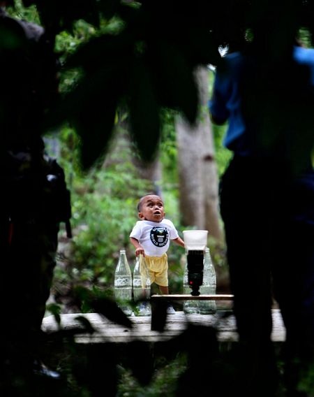 Chàng trai cao 60cm trở thành người lùn nhất thế giới  - 5