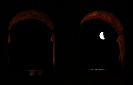 Chiêm ngưỡng nguyệt thực toàn phần đầu tiên trong năm - 5