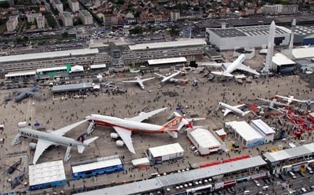 Máy bay “khoe sắc” trong triển lãm hàng không Paris - 3