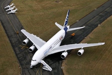 Máy bay “khoe sắc” trong triển lãm hàng không Paris - 7