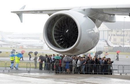 Máy bay “khoe sắc” trong triển lãm hàng không Paris - 18