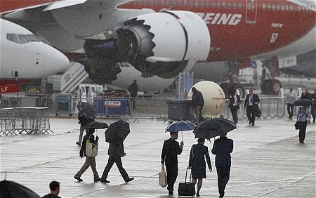 Máy bay “khoe sắc” trong triển lãm hàng không Paris - 19