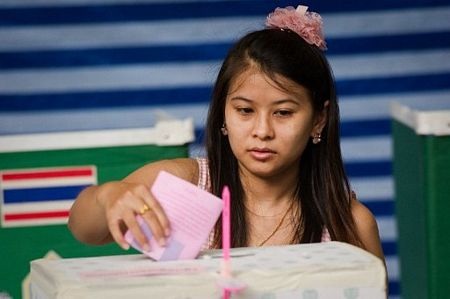 Bà Yingluck Shinawatra có thể trở thành nữ thủ tướng Thái đầu tiên - 2