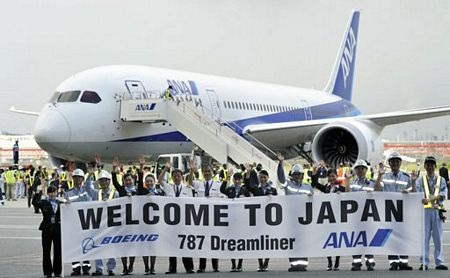 “Siêu cơ” Boeing 787 Dreamliner lần đầu thăm châu Á - 1 “Siêu cơ” Boeing 787 Dreamliner lần đầu thăm châu Á - 1