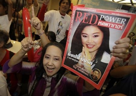 Đảng Puea Thai ăn mừng chiến thắng bầu cử - 14