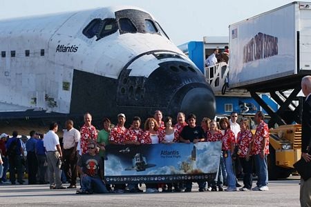Atlantis trở về an toàn, NASA “chia tay” kỷ nguyên tàu con thoi - 15