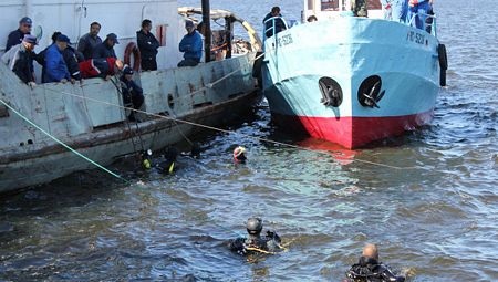 Nga chuẩn bị trục vớt tàu chìm trên sông Volga - 2 Nga chuẩn bị trục vớt tàu chìm trên sông Volga - 2