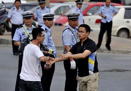 Cháy lớn tại nhà máy hóa dầu Trung Quốc - 13